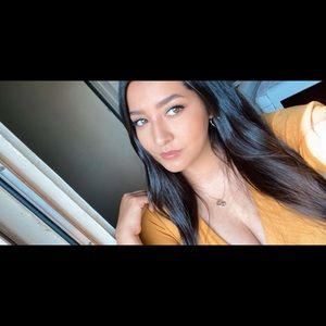 Meet your Posher, Crystal